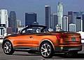 Audi Cross Cabriolet quattro: Der 4,62 Meter lange und 1,63 Meter hohe zweitürige Viersitzer ist eine Mischung aus klassischem Cabrio und SUV.